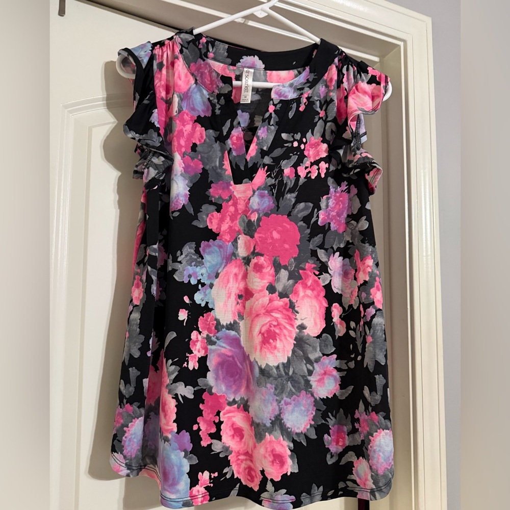 Dear Scarlett Flutter Sleeve Floral V-Neck Blouse Pink Black Purple Gray new M